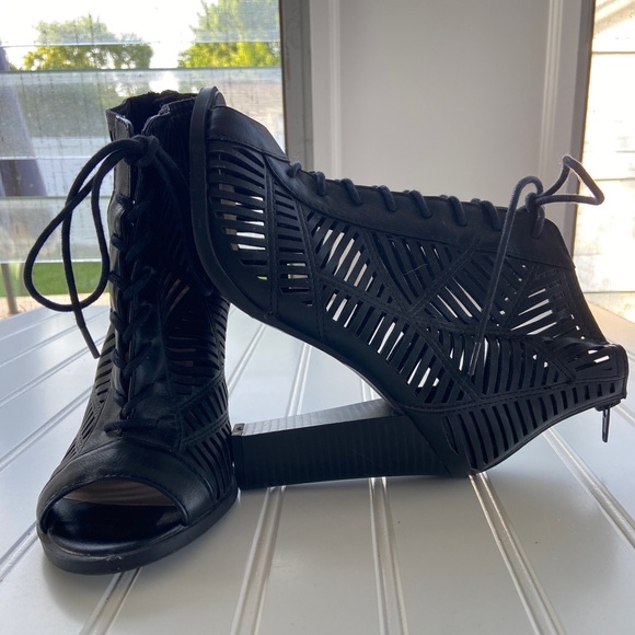 Mix No. 6 Priamo black lace up laser cut heels - Picture 5 of 15